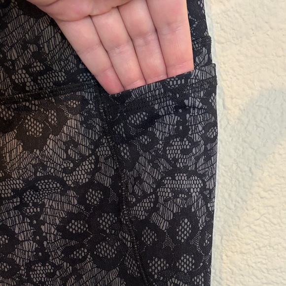 Livi Active 14/16 Floral Patterned Leggings - Picture 2 of 6